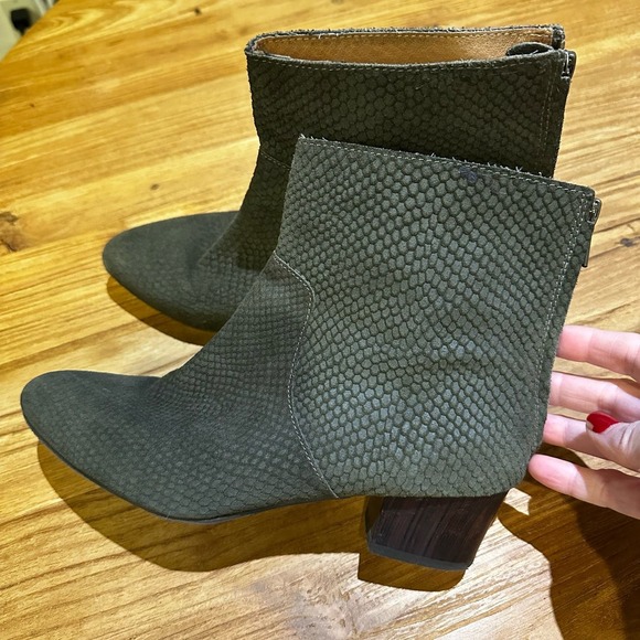 Anthropologie Schuler & Sons Women’s Green Suede Leather Snake Print Booties - Picture 2 of 9